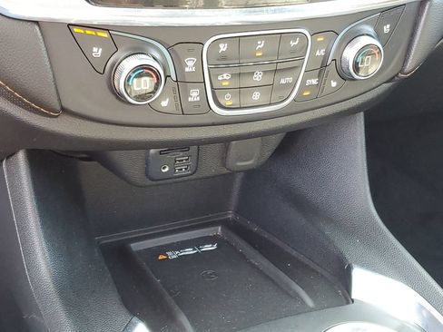Used 2020 Chevrolet Traverse Premier w/ Redline Edition AWD/4WD image 23