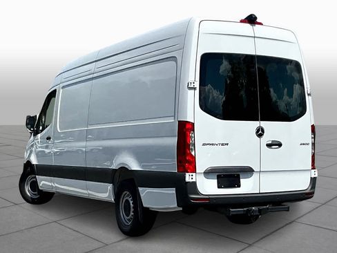 Used 2024 Mercedes-Benz Sprinter 2500 image 7