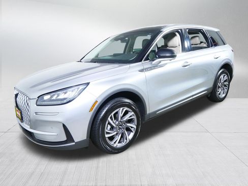 Used 2023 Lincoln Corsair AWD w/ Equipment Group 101A image 3