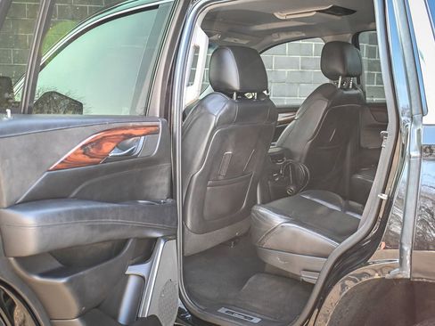 Used 2015 Cadillac Escalade Premium image 12
