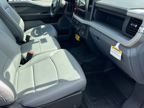 New 2025 Ford F550 4x4 Regular Cab Super Duty image 9