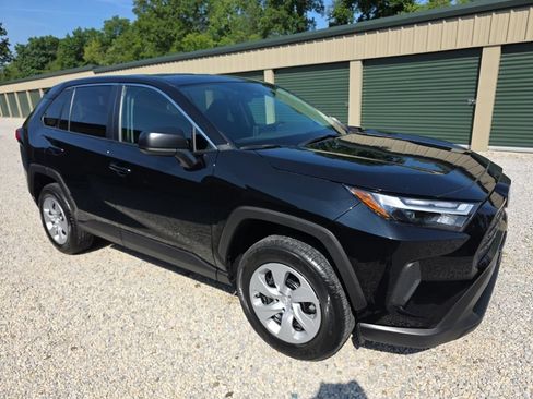 Certified 2025 Toyota RAV4 LE AWD/4WD image 8