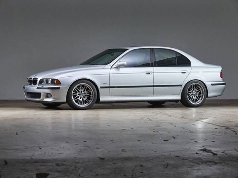 Used 2003 BMW M5 RWD image 1