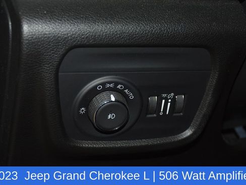 Used 2023 Jeep Grand Cherokee L Limited w/ Luxury Tech Group II AWD/4WD image 10