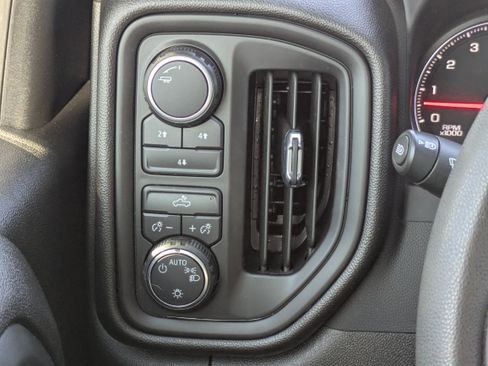 Certified 2024 Chevrolet Silverado 2500 Custom image 22