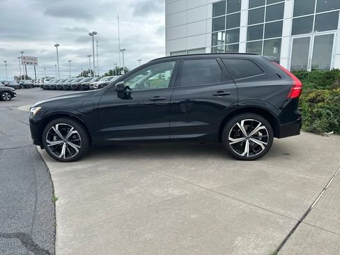 Used 2025 Volvo XC60 T8 Ultra w/ Protection Package Premier AWD/4WD image 8