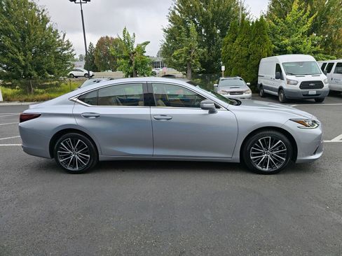 Used 2022 Lexus ES 250 w/ Premium Package image 7