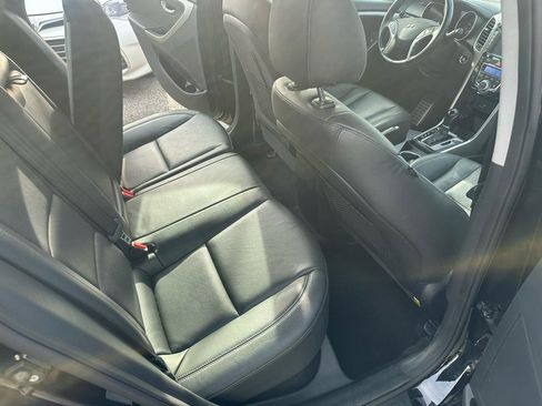 Used 2016 Hyundai Elantra GT w/ Option Group 03 image 9