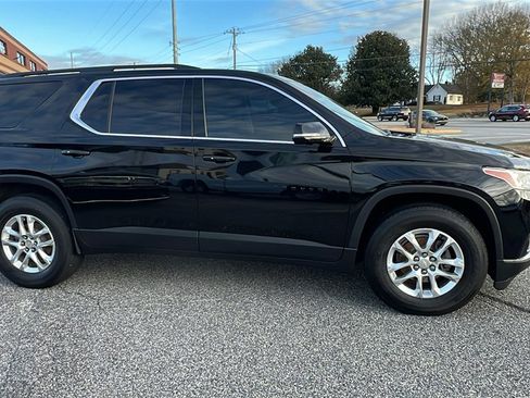 Used 2019 Chevrolet Traverse LT image 4