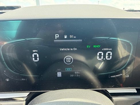 Used 2023 Kia Niro FWD image 8