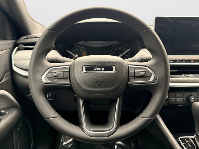 Used 2024 Jeep Compass Latitude AWD/4WD image 12