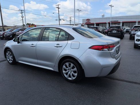 Used 2024 Toyota Corolla LE FWD image 3