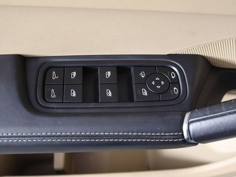 Used 2022 Porsche Cayenne GTS image 36