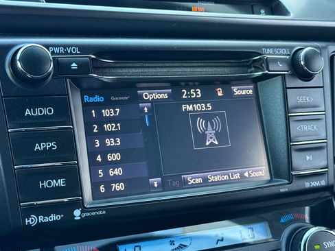 Used 2016 Toyota RAV4 SE image 18