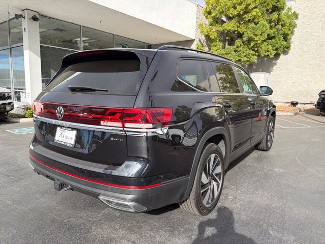 Used 2024 Volkswagen Atlas SE w/ Panoramic Sunroof Package AWD/4WD image 5