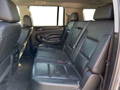 Used 2018 Chevrolet Suburban LT image 14