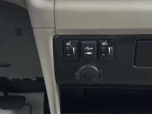 Used 2018 Toyota Sienna XLE FWD image 37