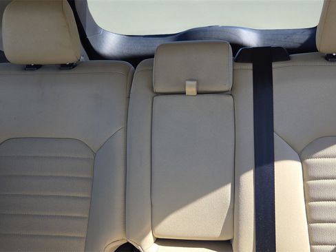 Used 2018 Ford Edge SE image 15