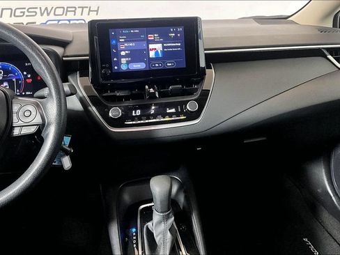 Used 2026 Toyota Corolla LE FWD image 5