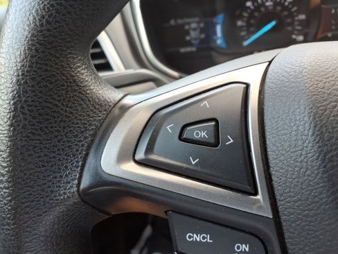 Used 2019 Ford Fusion SE FWD image 31