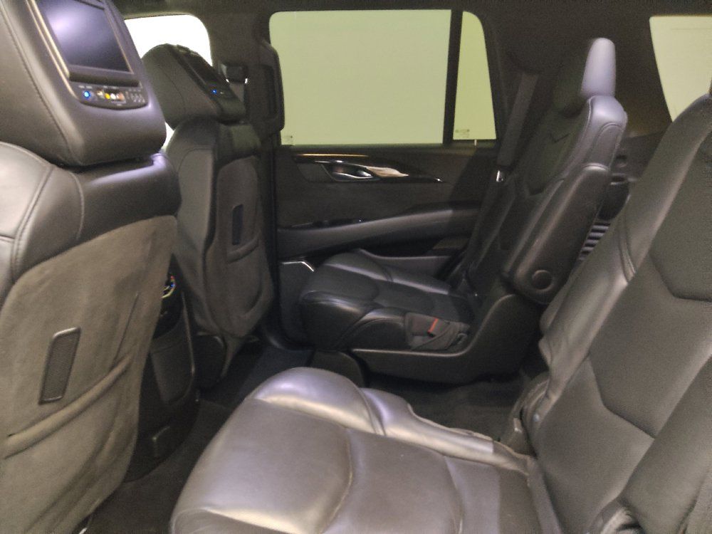 Used 2018 Cadillac Escalade Platinum RWD image 18