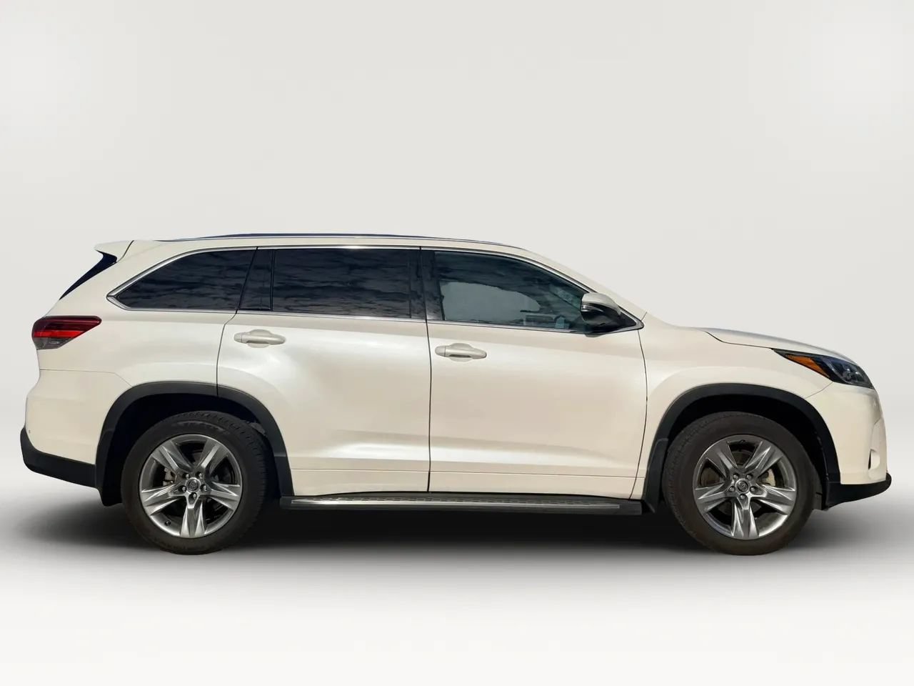 Used 2018 Toyota Highlander Limited FWD image 14
