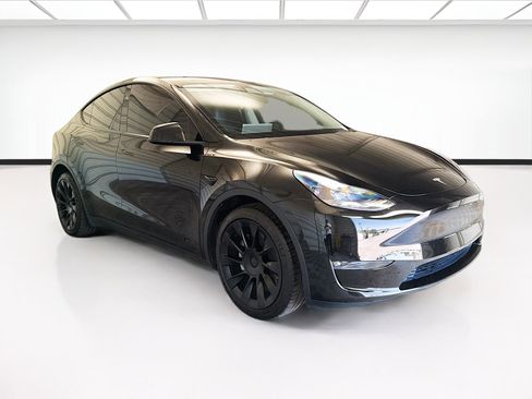 Used 2023 Tesla Model Y Long Range AWD/4WD image 3