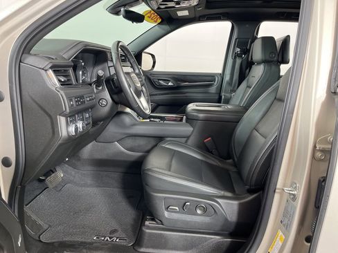 Used 2021 GMC Yukon Denali w/ Denali Premium Package image 26