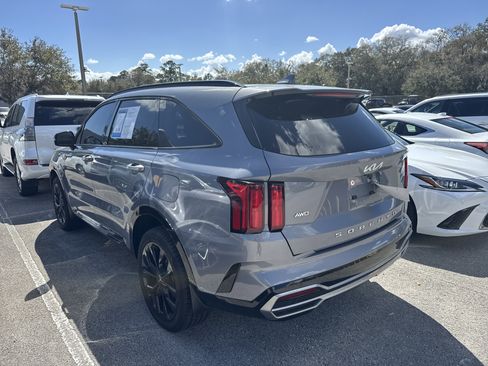 Used 2022 Kia Sorento SX image 8