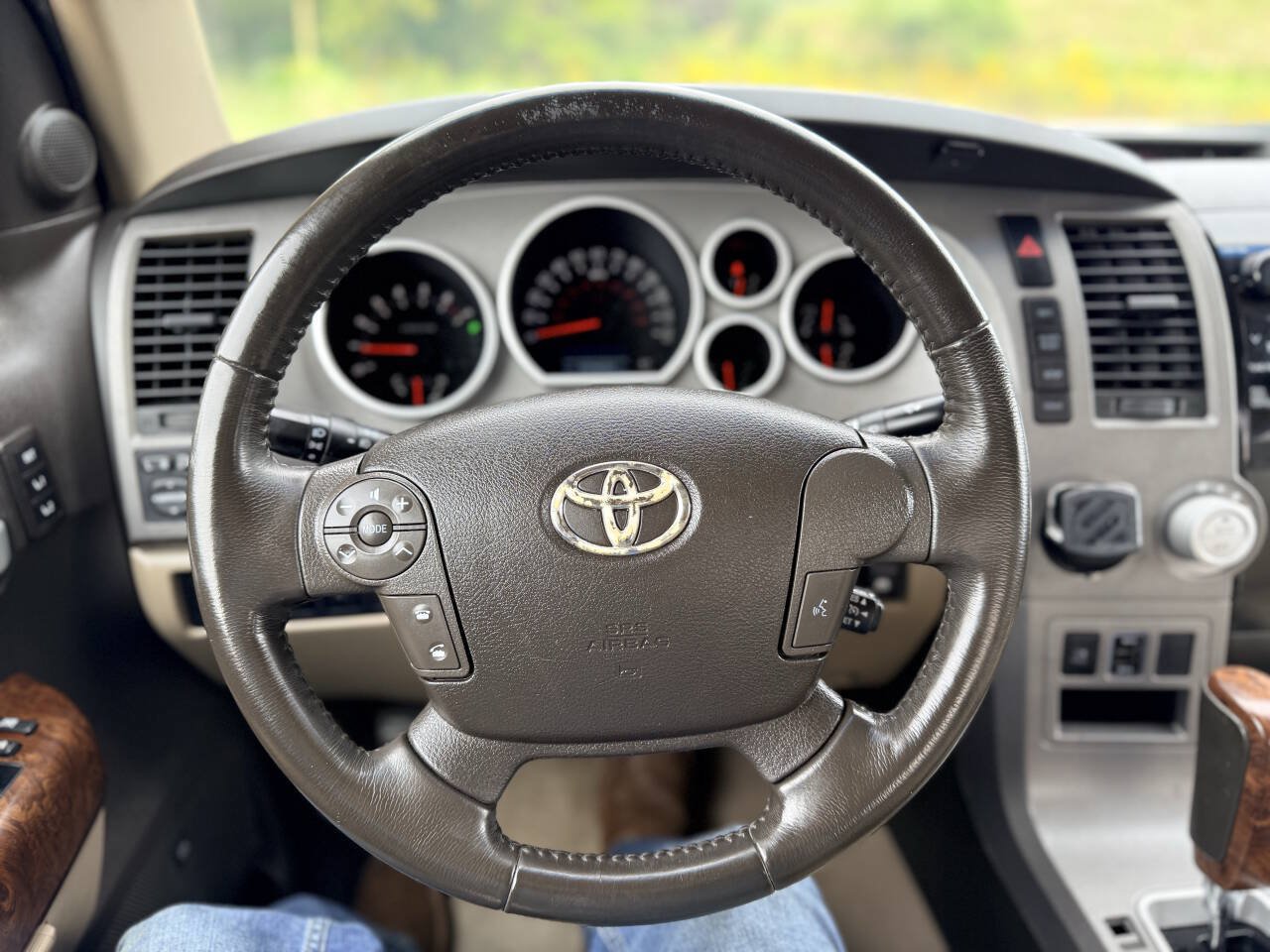 Used 2010 Toyota Tundra Limited RWD image 21