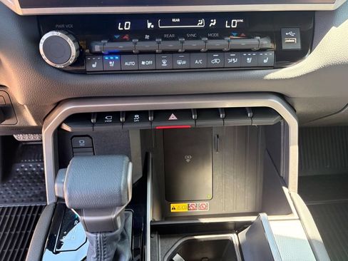 Used 2025 Toyota Sequoia Limited AWD/4WD image 18