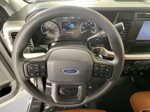 Used 2023 Ford F250 XLT w/ Snow Plow Prep Package image 11