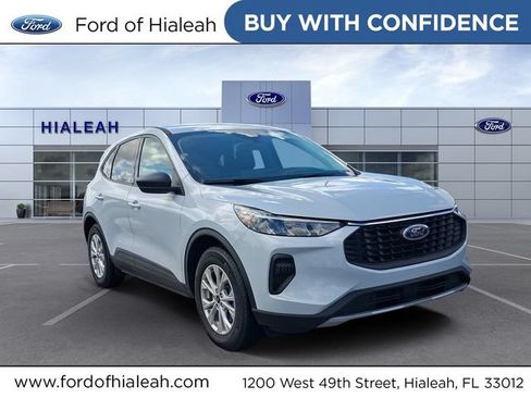 Used 2025 Ford Escape Active w/ Tech Pack #1 FWD image 1
