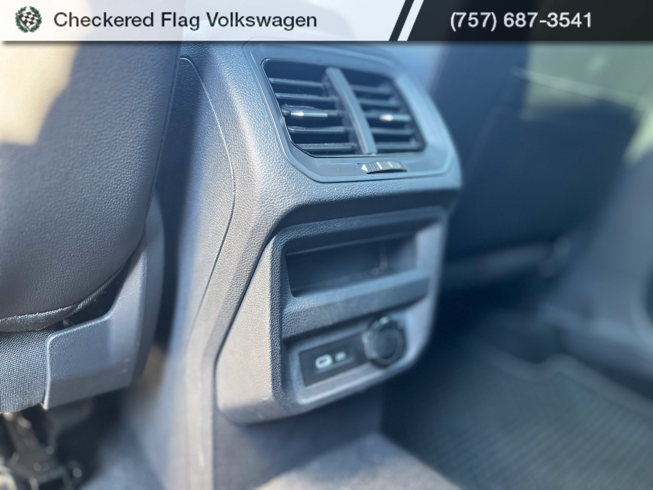 Used 2024 Volkswagen Tiguan SEL R-Line AWD/4WD image 32