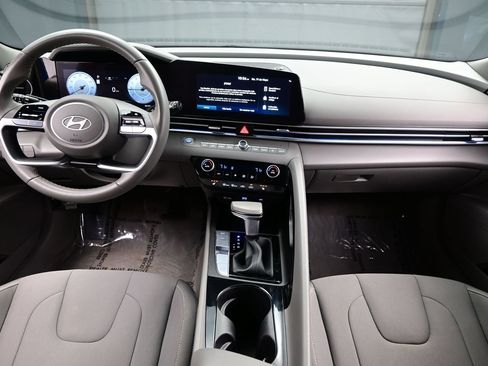 Certified 2024 Hyundai Elantra SEL w/ Convenience Package FWD image 16