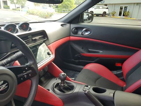 Used 2023 Nissan Z w/ Floor Mat Package (L93) RWD image 17