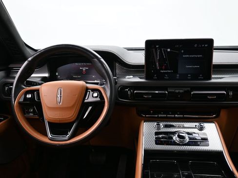 Used 2022 Lincoln Aviator Black Label image 11
