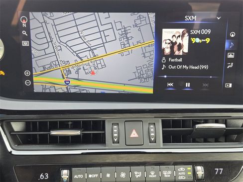 Used 2022 Lexus ES 300h 300h w/ Premium Package image 18