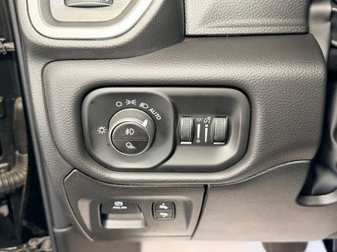 New 2026 RAM 1500 4x4 Crew Cab image 17