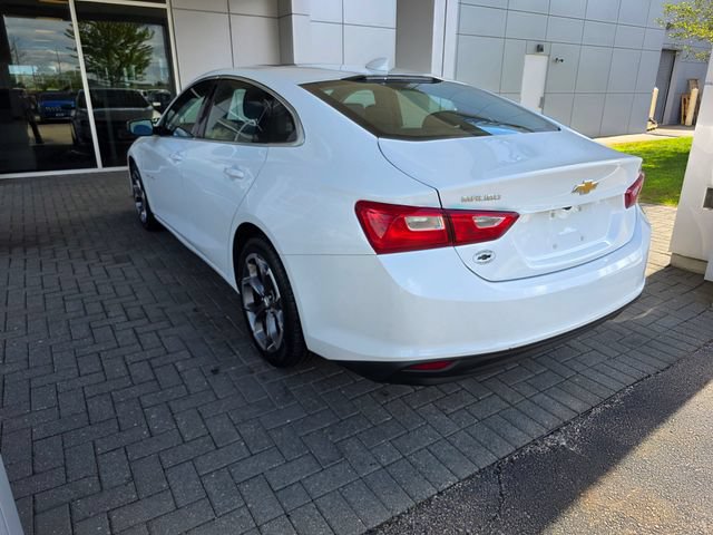 Used 2023 Chevrolet Malibu LT FWD image 2