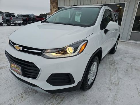 Certified 2022 Chevrolet Trax LT w/ LT Convenience Package image 1