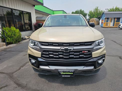 Used 2021 Chevrolet Colorado Z71 AWD/4WD image 3