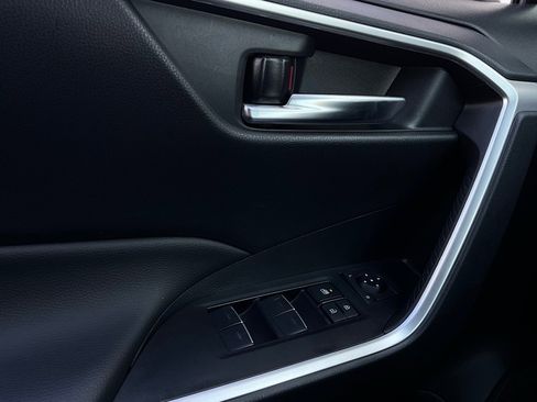 Used 2025 Toyota RAV4 XLE image 21