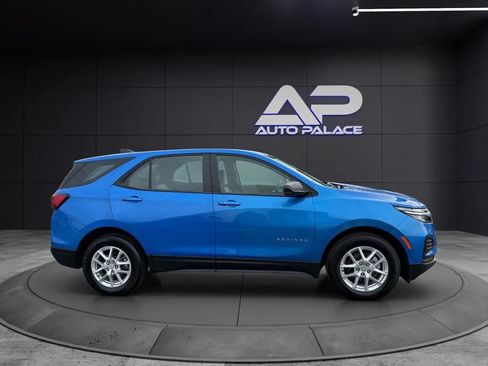 Used 2024 Chevrolet Equinox LS w/ Driver Confidence II Package FWD image 8