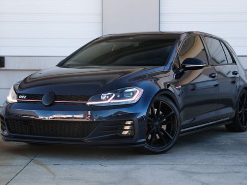 Used 2018 Volkswagen GTI Autobahn FWD image 1