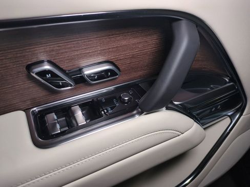 New 2026 Land Rover Range Rover SE AWD/4WD image 12