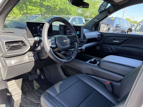 Certified 2024 Chevrolet Silverado EV W/T AWD/4WD image 10
