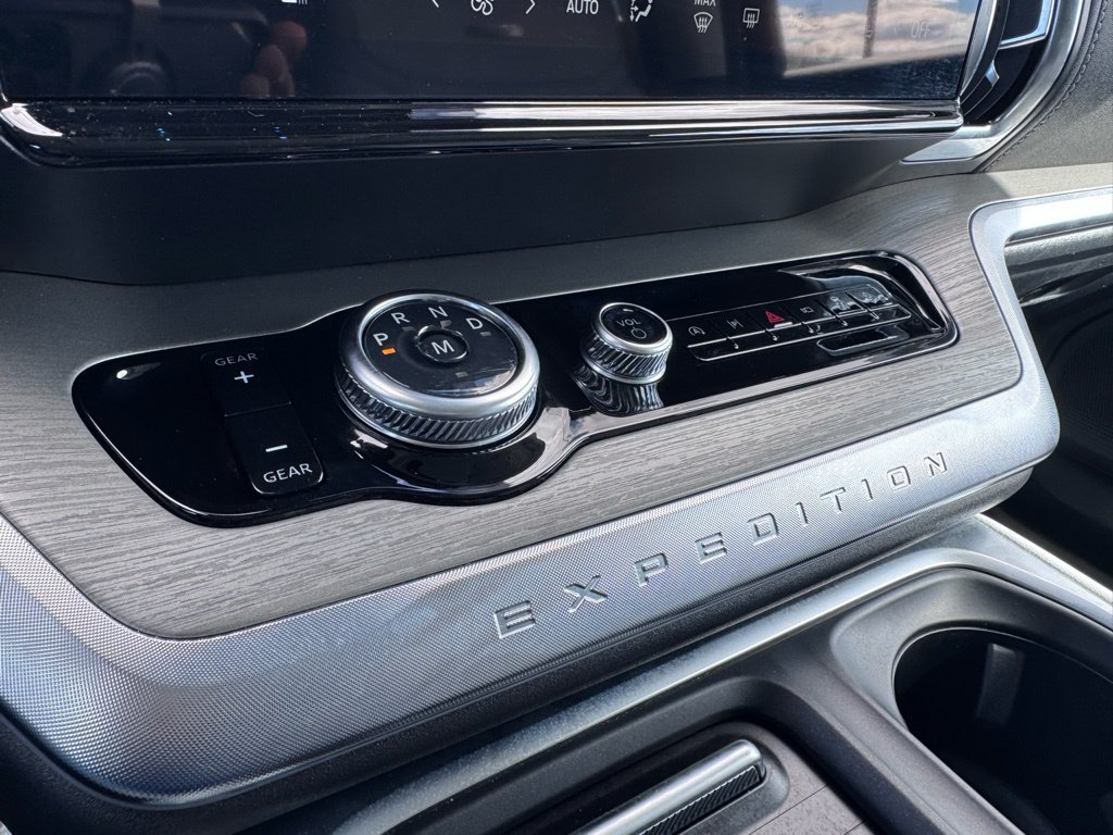 Used 2025 Ford Expedition Platinum AWD/4WD image 20