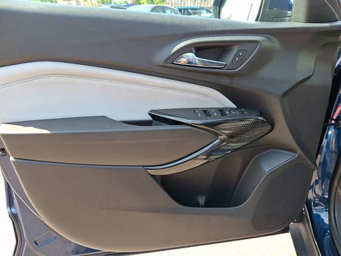Used 2024 Chevrolet Trax LT w/ Driver Confidence Package FWD image 11