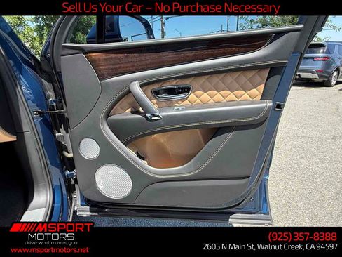 Used 2019 Bentley Bentayga AWD/4WD image 39